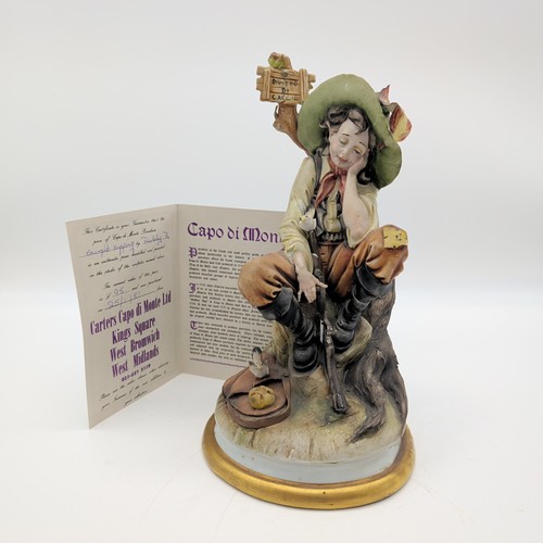 Capodimonte figurine caught - figurine,