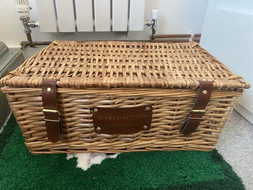 Alfred button hamper co - button, &