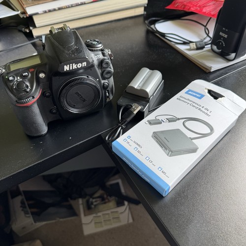 Nikon d700 1mp - 12.1mp, digital