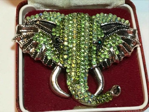 Large costume jewellery - large,