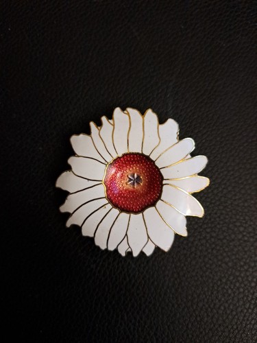 Vintage enamel daisy - vintage, brooch