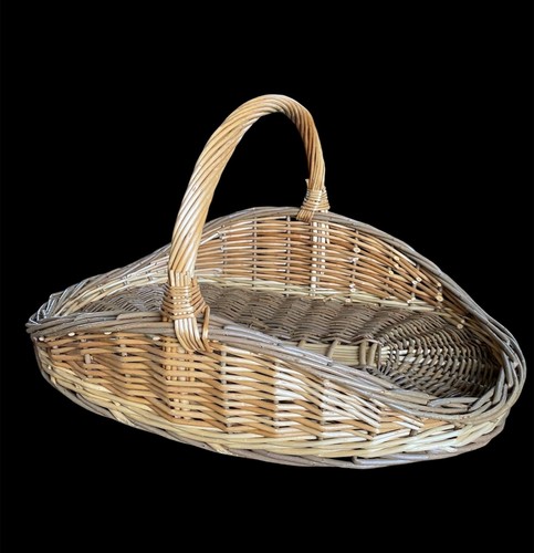 Beautiful large oval wicker