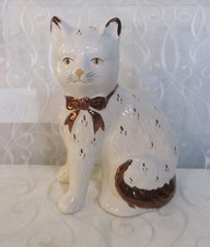 Vintage Staffordshire Flatback Mantle Cat Figurine White And Copper Lustre 8"