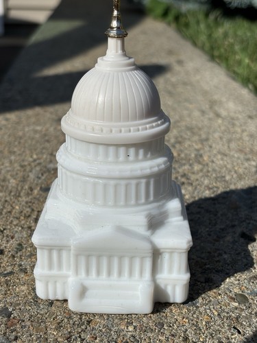 Avon the capitol - avon, bottle