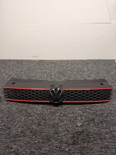 Front centre main grille - front,