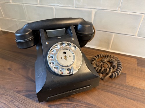 Vintage black bakelite - black,