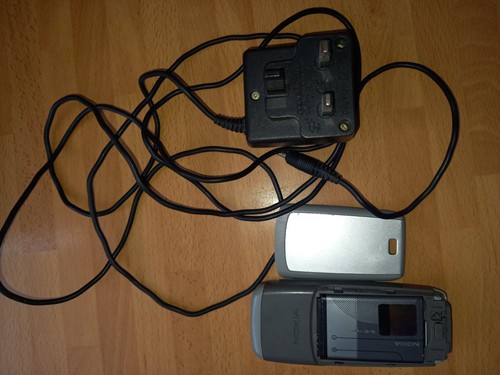 Nokia 1600 phone charger - nokia,