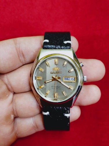 Original orient crystal gray