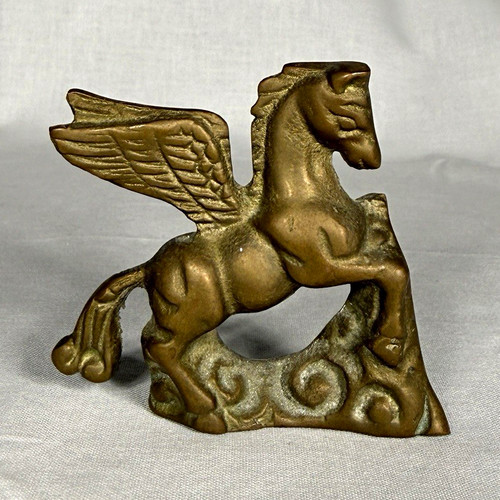 Pegasus winged horse figurine - winged,