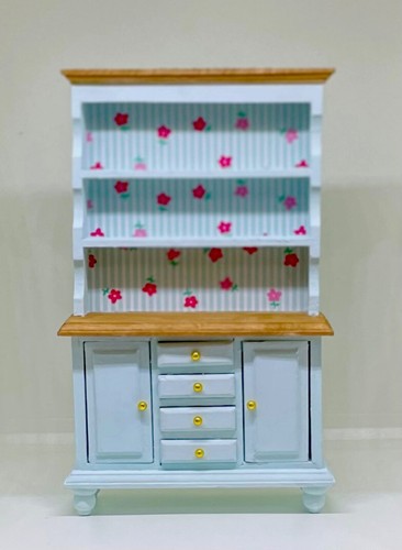 1:12th scale dolls house