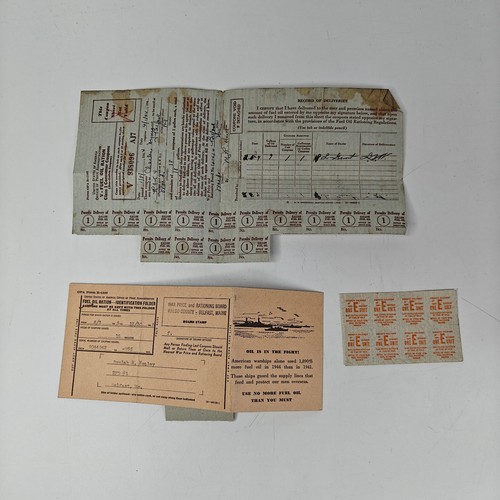 Lot vintage wwii - fuel, oil