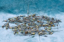 VINTAGE NOS ERIE CERAMIC CARBON RESISTORS.1W-1/2W.ASSORTED VALUES.VALVES/TUBES