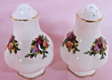 VINTAGE ROYAL ALBERT OLD COUNTRY ROSES  SALT & PEPPER POTS NEW UNUSED