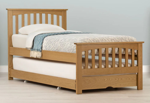 Oak wood guest
