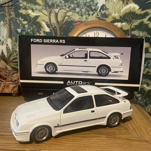 Autoart ford sierra rs - 1/18,