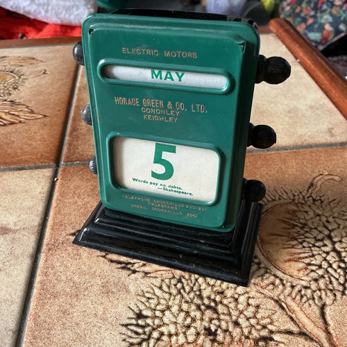 Desktop perpetual clander - desktop,