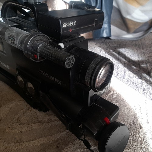 Sony video8 pro ccd v2000e - video8,