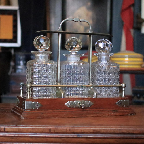 Antique oak tantalus decanter - oak,