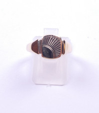 9 carat yellow gold ring