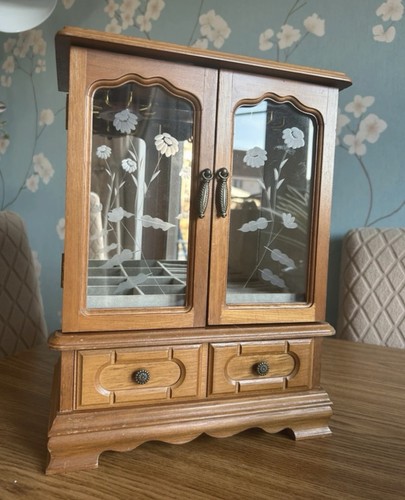 Mele vintage light pine wooden