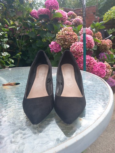Black suede court shoes - court,