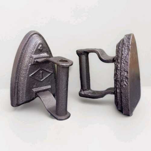 Antique cast iron flat - 2x,