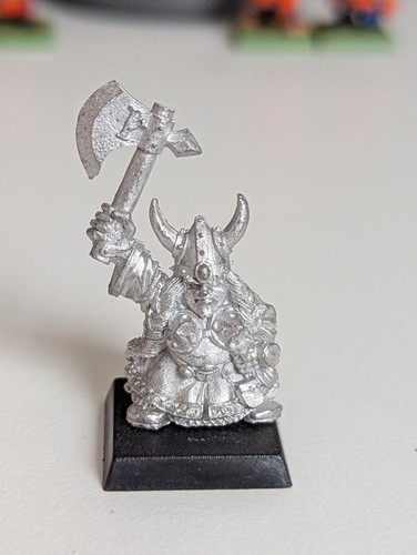 Dwarf queen helga warhammer - helga,