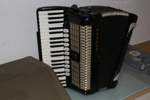 Hohner verdi accordion - v,
