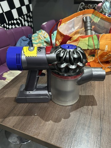 Dyson cordless handheld - v7,