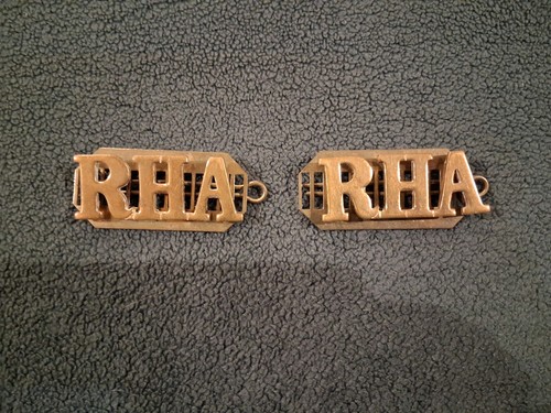 Brass military badge royal - badge:,