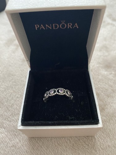 Pandora her majesty - pandora,