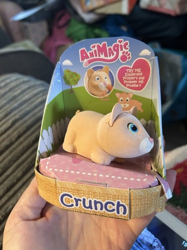 Animagic crunch talking - crunch,