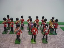 BRITAINS CEREMONIAL BAND COLDSTREAM & GRENADIER GUARDS