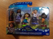 DISNEY ENCANTO FAMILY MADRIGAL