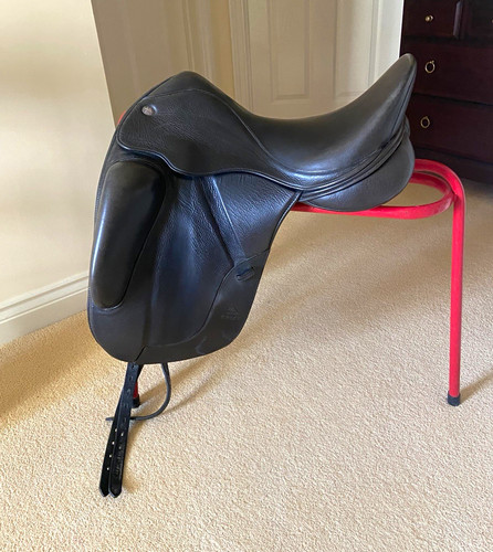 Fairfax dressage saddle - fairfax,