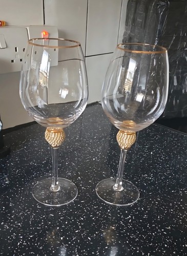 Gold rimmed - x,