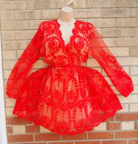 Boohoo red beige broderie