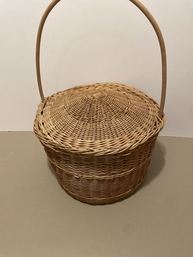 Vtg woven basket handle round - basket,