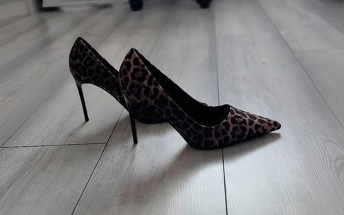 New pointed high - new, heeled