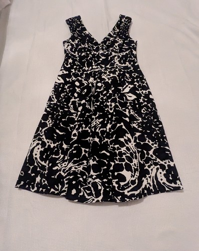 Debenhams size black white - size,