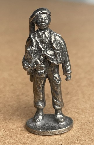Small pewter military - pewter, soldier