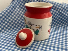 (A377) Vintage Small 8cm tall Wade pottery collectable trinket/salt pot.