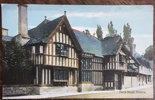 Porch house potterne - porch,