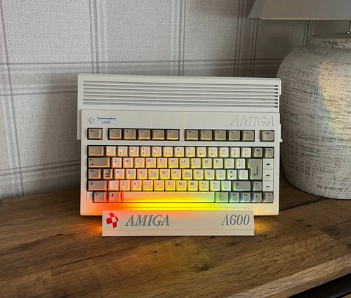 Amiga a600 illuminated display - amiga,