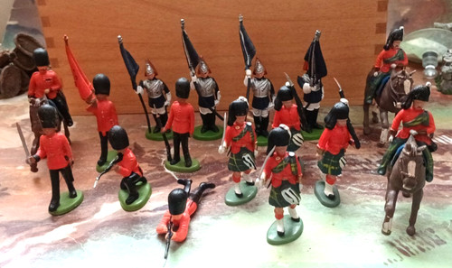 Britains plastic soldiers - plastic,