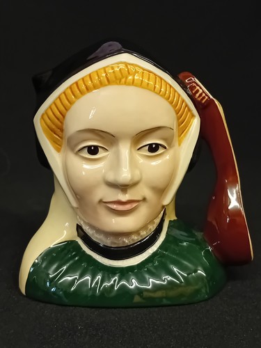 Royal doulton small character - royal,