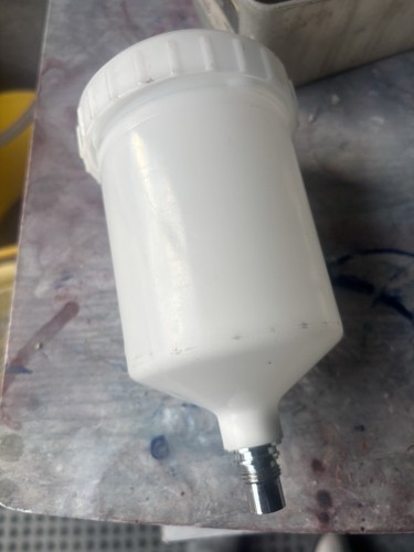 Spray gun cup pot - gun, for