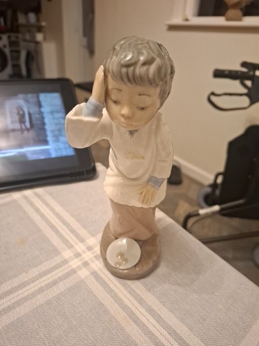 Nao lladro figurine alter - nao,