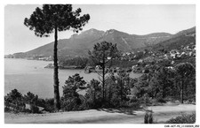 CAR-ACTP2-0093-83 - MIRAMAR D'ESTEREL - La route de la corniche d'or - At the bottom