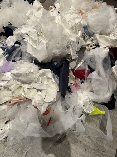 1kg bag fabric offcuts - 1kg,